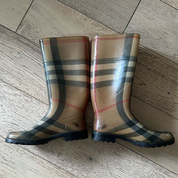 BURBERRY TALL SUPER NOVA CHECK PLAID RUBBER RAINBOOTS SIZE 36 / 6 - Picture 6 of 16